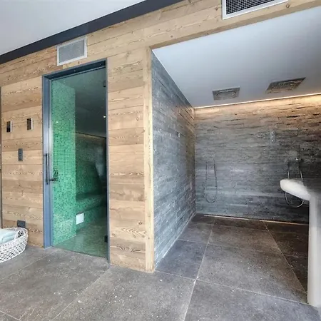 Wonderful Private Pool Sauna Jacuzzi